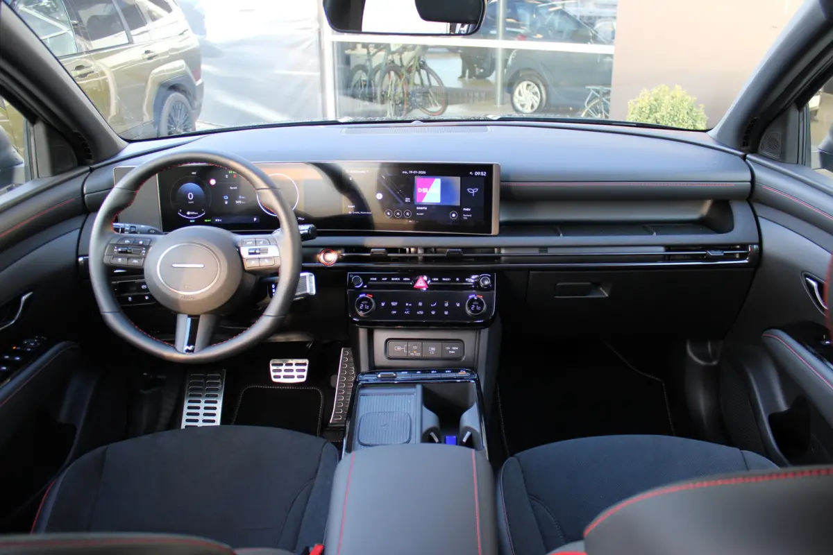 1.6 T-GDI PHEV N Line Business | DEMO | N-Line interieur | Stoel en stuurwiel verwarming | Parkeersensoren voor en achter | | Achteruitrijcamera | Bestuurdersstoel in hoogte verstelbaar | Bo