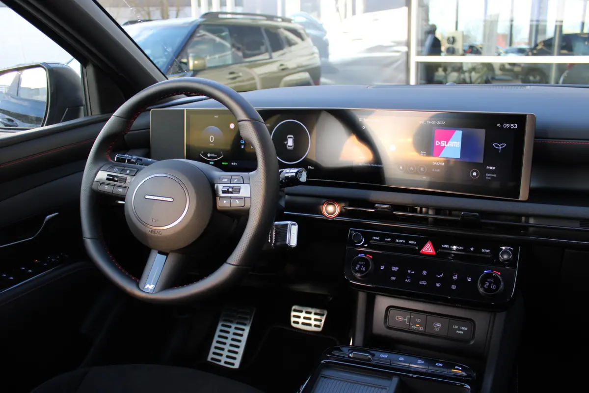 1.6 T-GDI PHEV N Line Business | DEMO | N-Line interieur | Stoel en stuurwiel verwarming | Parkeersensoren voor en achter | | Achteruitrijcamera | Bestuurdersstoel in hoogte verstelbaar | Bo