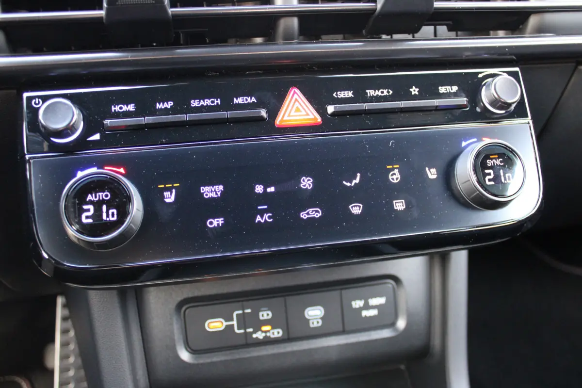 1.6 T-GDI PHEV N Line Business | DEMO | N-Line interieur | Stoel en stuurwiel verwarming | Parkeersensoren voor en achter | | Achteruitrijcamera | Bestuurdersstoel in hoogte verstelbaar | Bo
