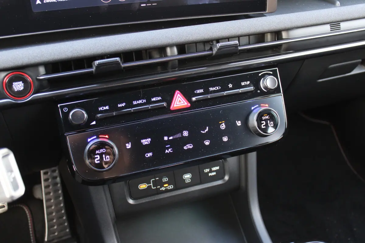 1.6 T-GDI PHEV N Line Business | DEMO | N-Line interieur | Stoel en stuurwiel verwarming | Parkeersensoren voor en achter | | Achteruitrijcamera | Bestuurdersstoel in hoogte verstelbaar | Bo