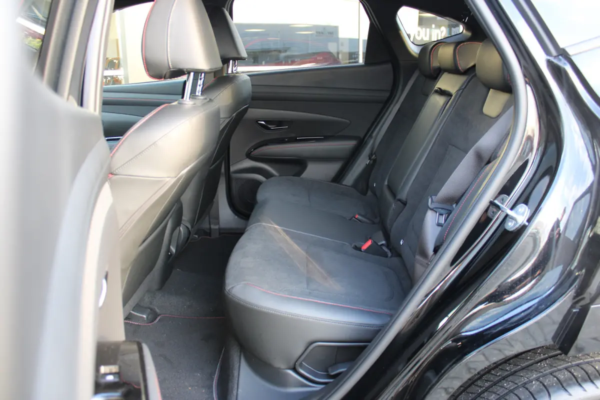 1.6 T-GDI PHEV N Line Business | DEMO | N-Line interieur | Stoel en stuurwiel verwarming | Parkeersensoren voor en achter | | Achteruitrijcamera | Bestuurdersstoel in hoogte verstelbaar | Bo