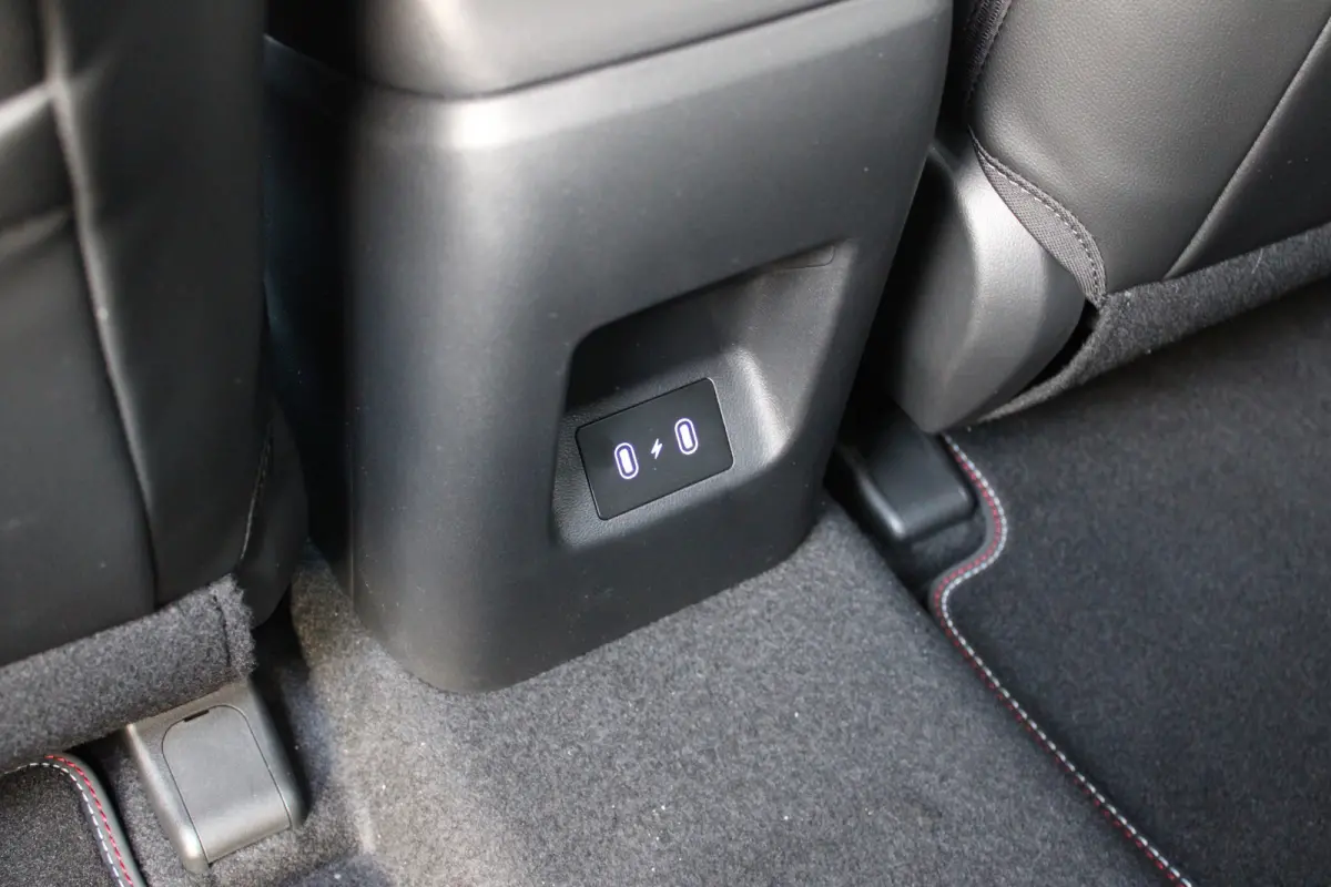 1.6 T-GDI PHEV N Line Business | DEMO | N-Line interieur | Stoel en stuurwiel verwarming | Parkeersensoren voor en achter | | Achteruitrijcamera | Bestuurdersstoel in hoogte verstelbaar | Bo
