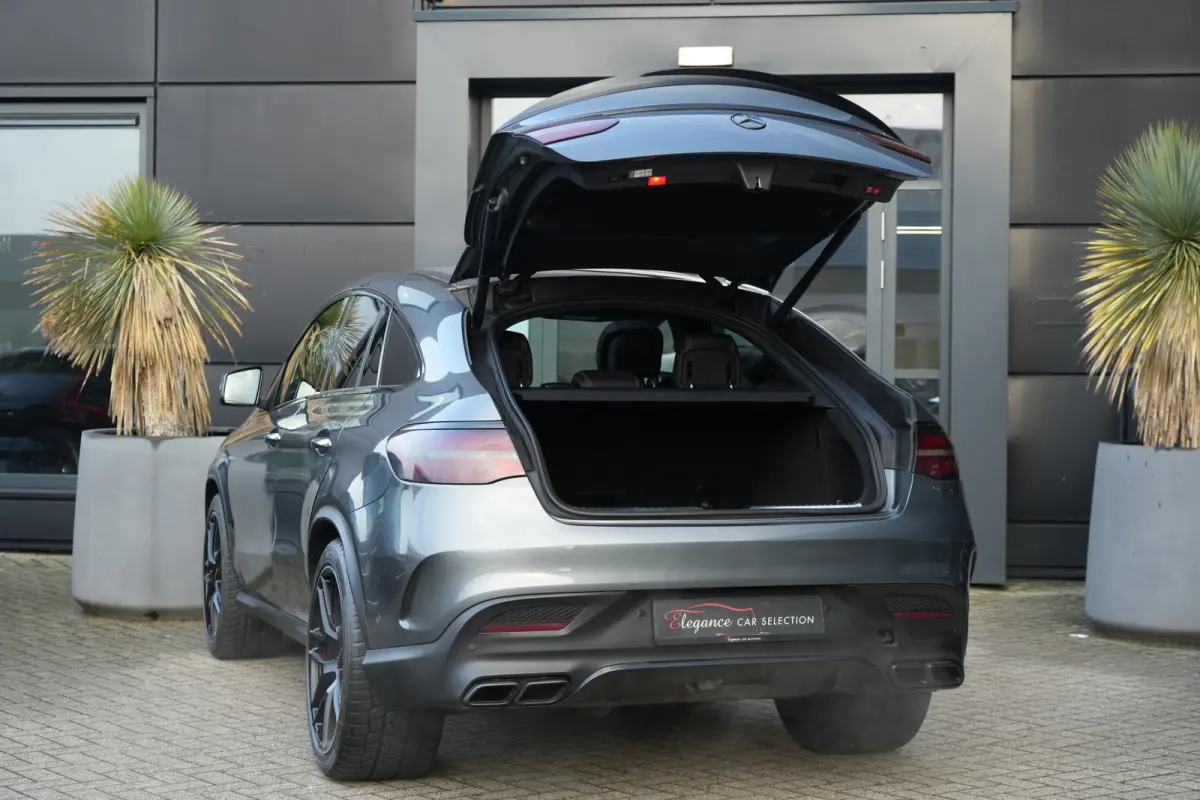 AMG 63 S 4MATIC | 585PK | Pano | 360° | Trekhaak | Leder | 22" | Mercedes-Benz GLE Coupé AMG 63 S 4MATIC 585 PK met 5.5 V8 benzinemotor, panoramadak, 360° camera, elektrisch uitklapbare t