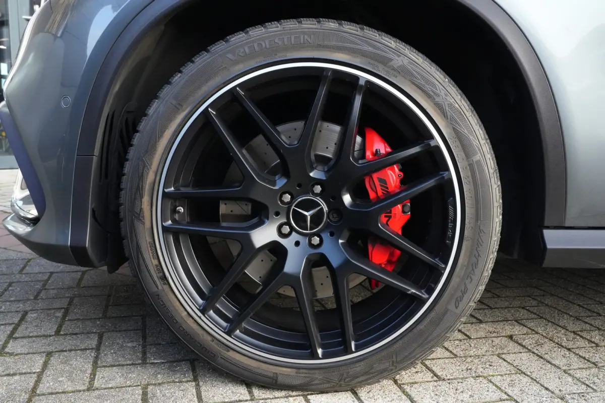 AMG 63 S 4MATIC | 585PK | Pano | 360° | Trekhaak | Leder | 22" | Mercedes-Benz GLE Coupé AMG 63 S 4MATIC 585 PK met 5.5 V8 benzinemotor, panoramadak, 360° camera, elektrisch uitklapbare t
