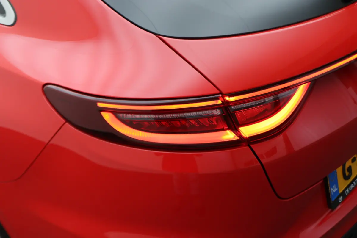 1.0 T-GDI GT-Line Panoramadak, Camera, Cruise, Apple Carplay, Verwarmd Stuurwiel, 17''