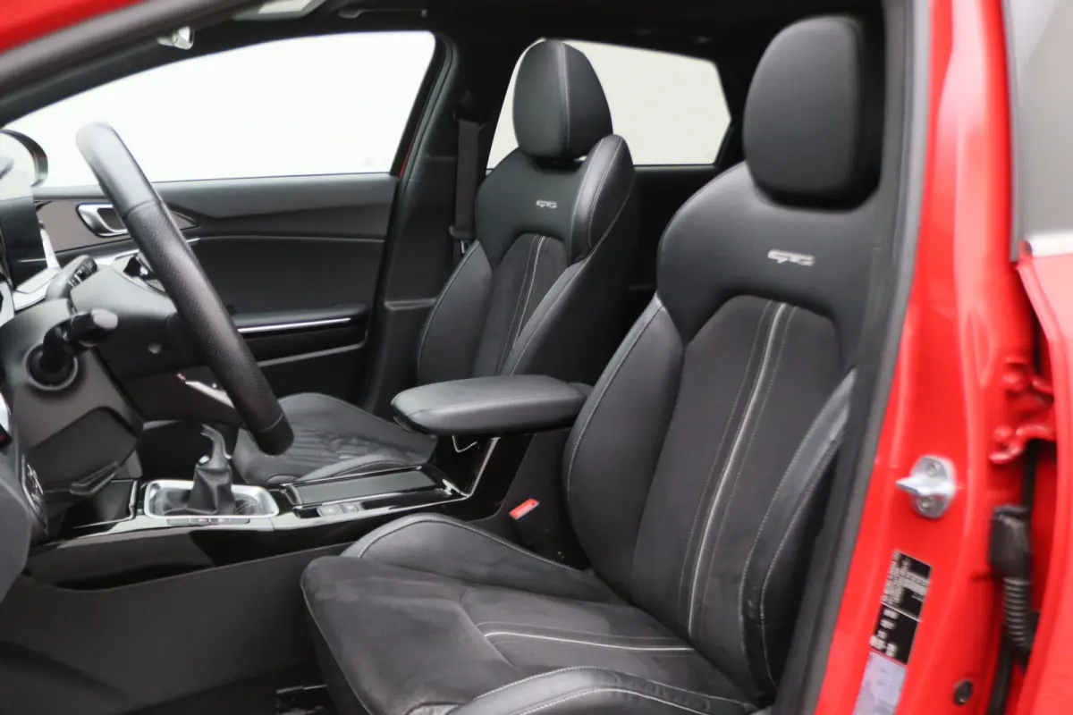 1.0 T-GDI GT-Line Panoramadak, Camera, Cruise, Apple Carplay, Verwarmd Stuurwiel, 17''