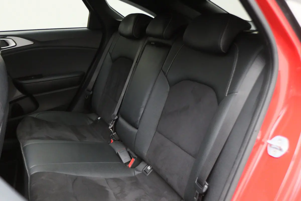 1.0 T-GDI GT-Line Panoramadak, Camera, Cruise, Apple Carplay, Verwarmd Stuurwiel, 17''