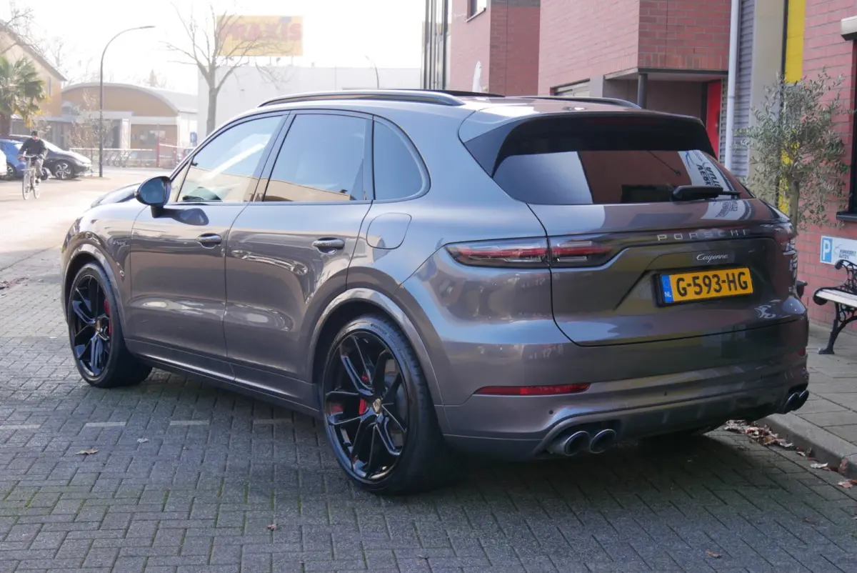 3.0 E-Hybrid. pano. sportchrono. memory. luchtvering