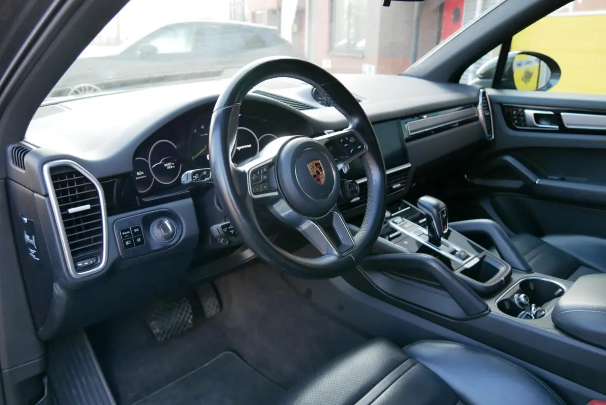 3.0 E-Hybrid. pano. sportchrono. memory. luchtvering