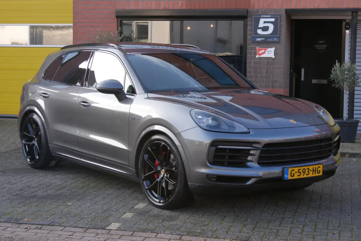3.0 E-Hybrid. pano. sportchrono. memory. luchtvering