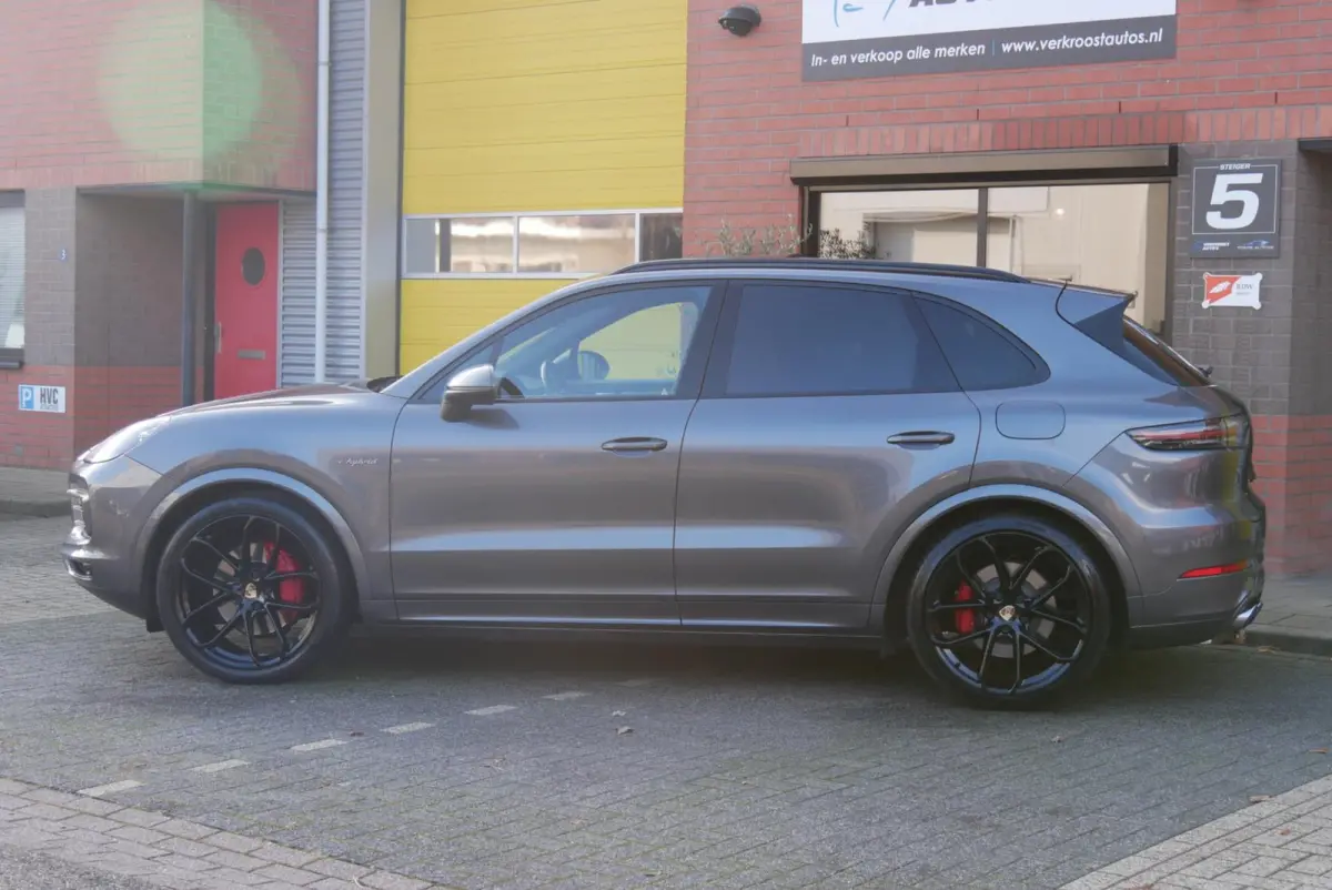 3.0 E-Hybrid. pano. sportchrono. memory. luchtvering