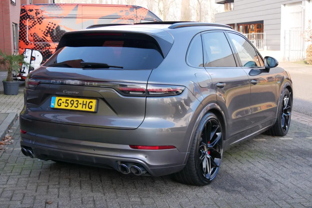 3.0 E-Hybrid. pano. sportchrono. memory. luchtvering