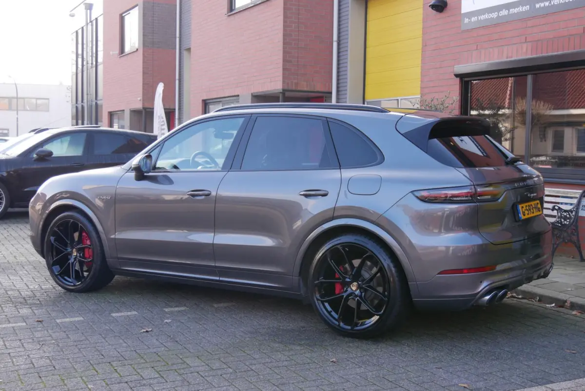 3.0 E-Hybrid. pano. sportchrono. memory. luchtvering