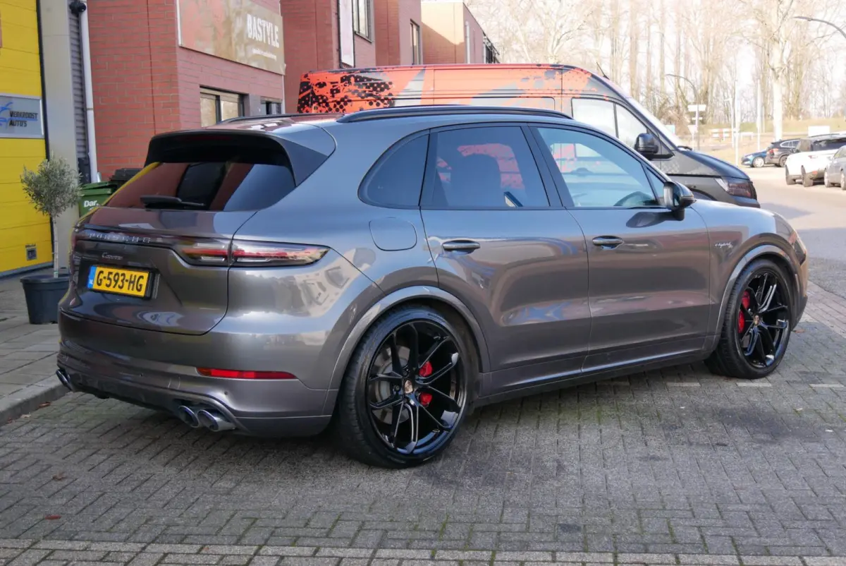 3.0 E-Hybrid. pano. sportchrono. memory. luchtvering