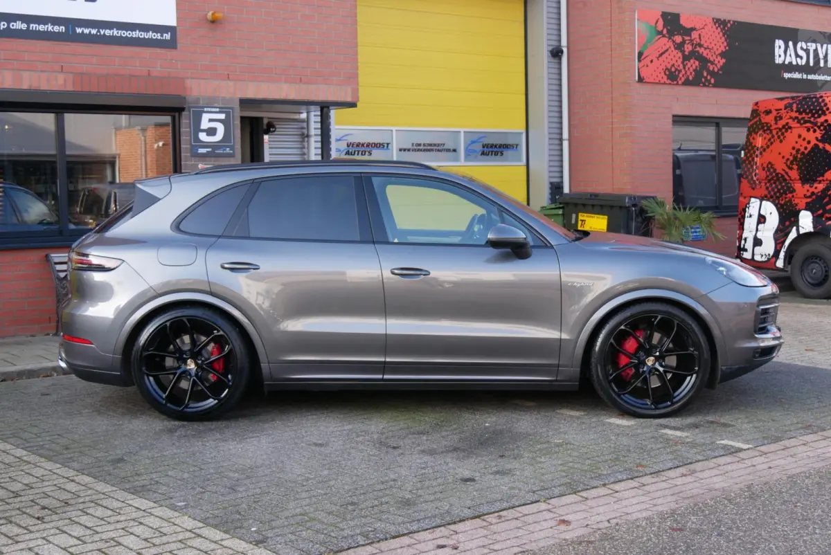 3.0 E-Hybrid. pano. sportchrono. memory. luchtvering