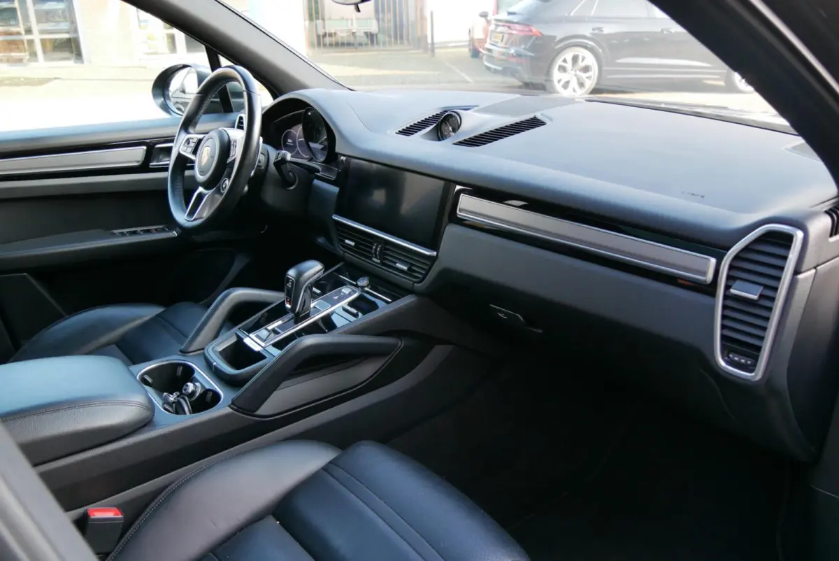 3.0 E-Hybrid. pano. sportchrono. memory. luchtvering