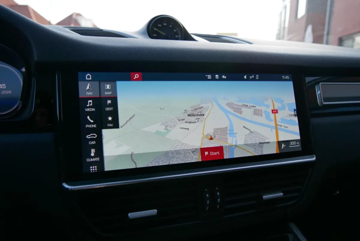 3.0 E-Hybrid. pano. sportchrono. memory. luchtvering