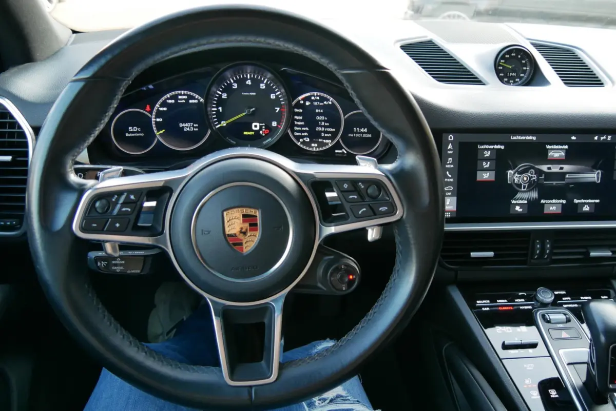 3.0 E-Hybrid. pano. sportchrono. memory. luchtvering