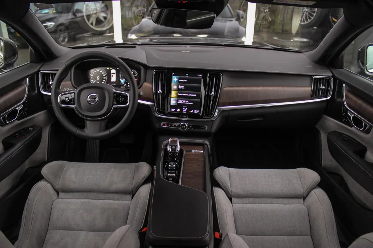 2.0 B4 Business Pro Inscription| BTW auto | 1e eigenaar | NL auto | 20 inch | Panoramadak | Harman Kardon | BLIS | Stuurverwarming | Stoelverwarming | Head-up | Trekhaak | Cruise control