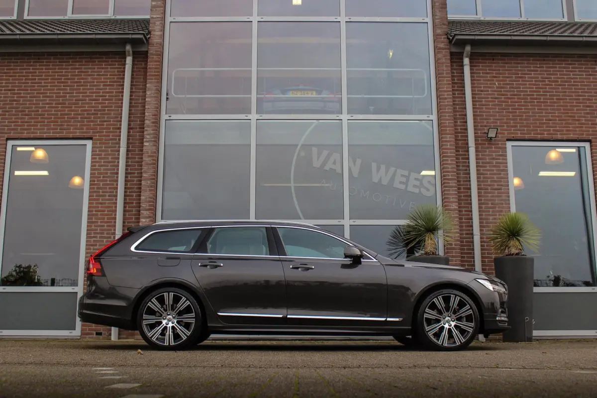 2.0 B4 Business Pro Inscription| BTW auto | 1e eigenaar | NL auto | 20 inch | Panoramadak | Harman Kardon | BLIS | Stuurverwarming | Stoelverwarming | Head-up | Trekhaak | Cruise control