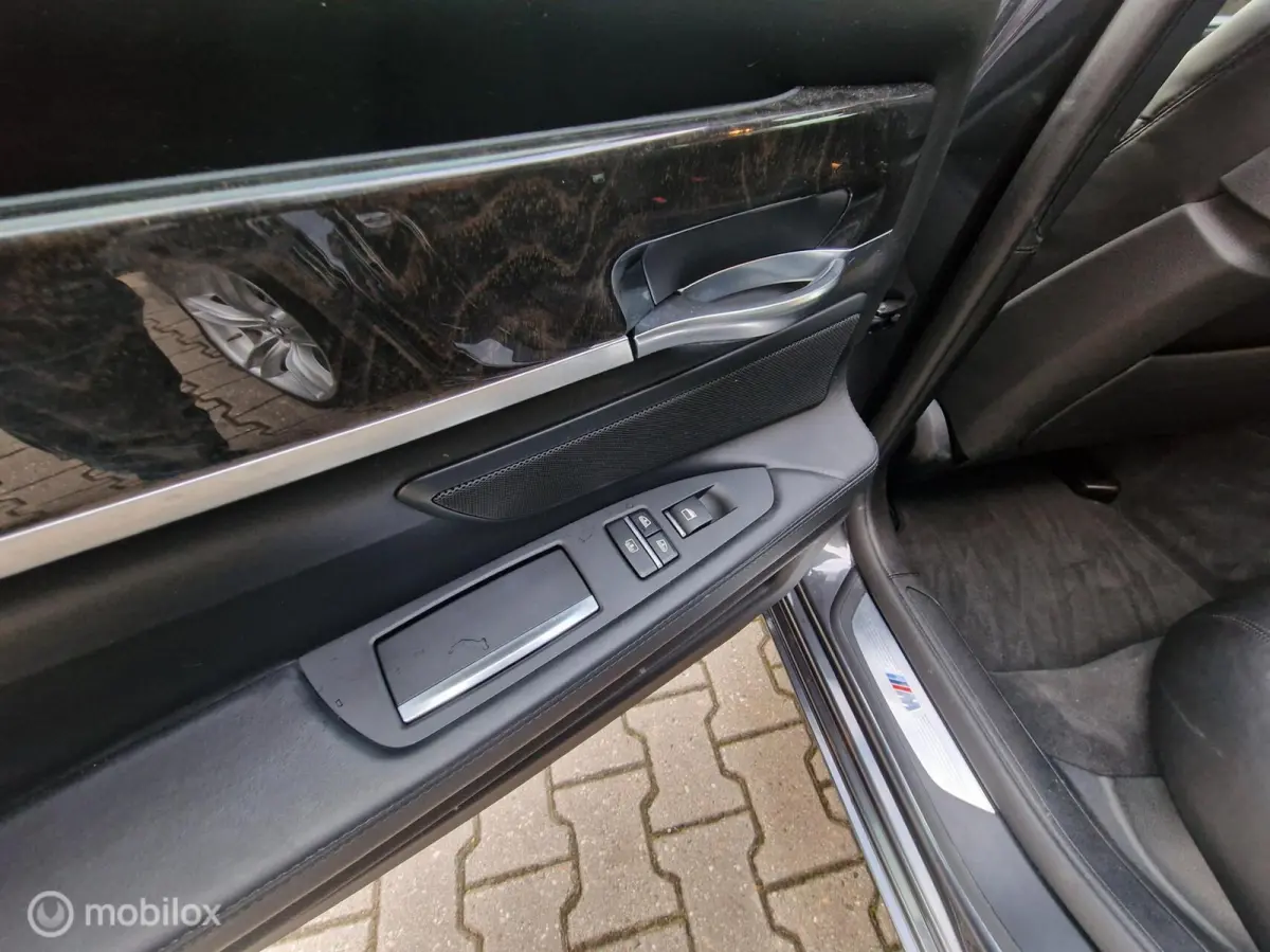 750i High Executive