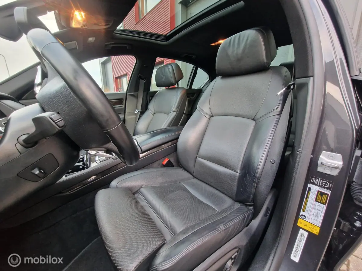 750i High Executive