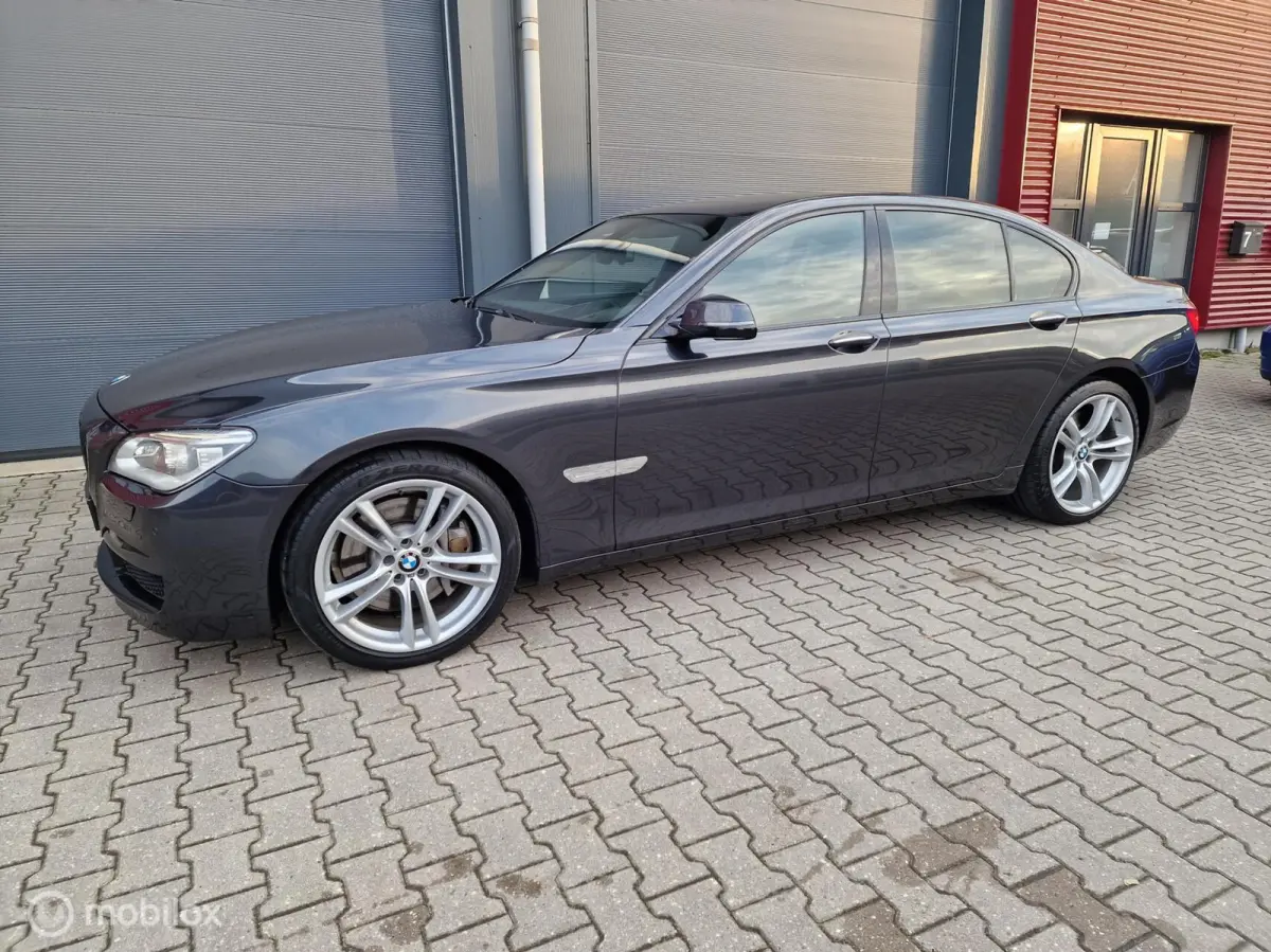750i High Executive