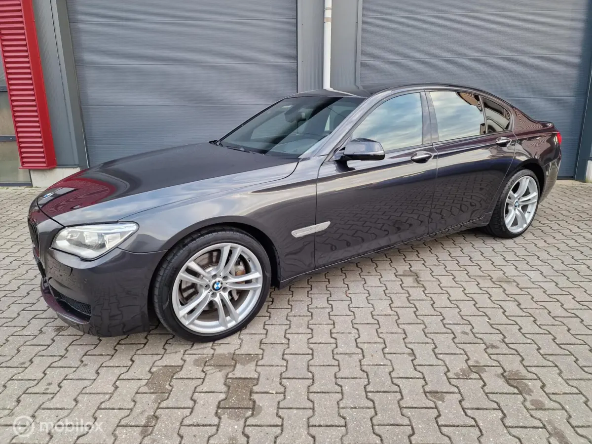750i High Executive