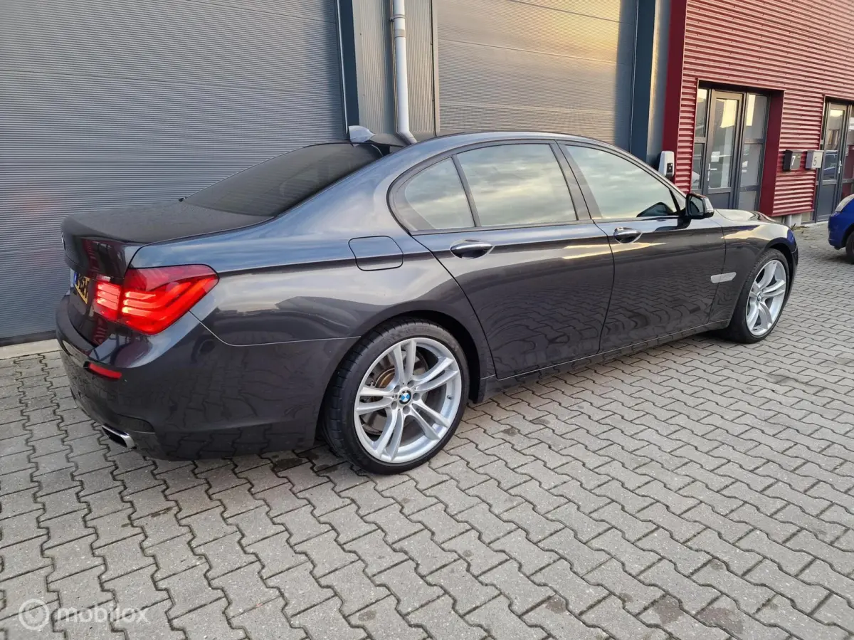 750i High Executive