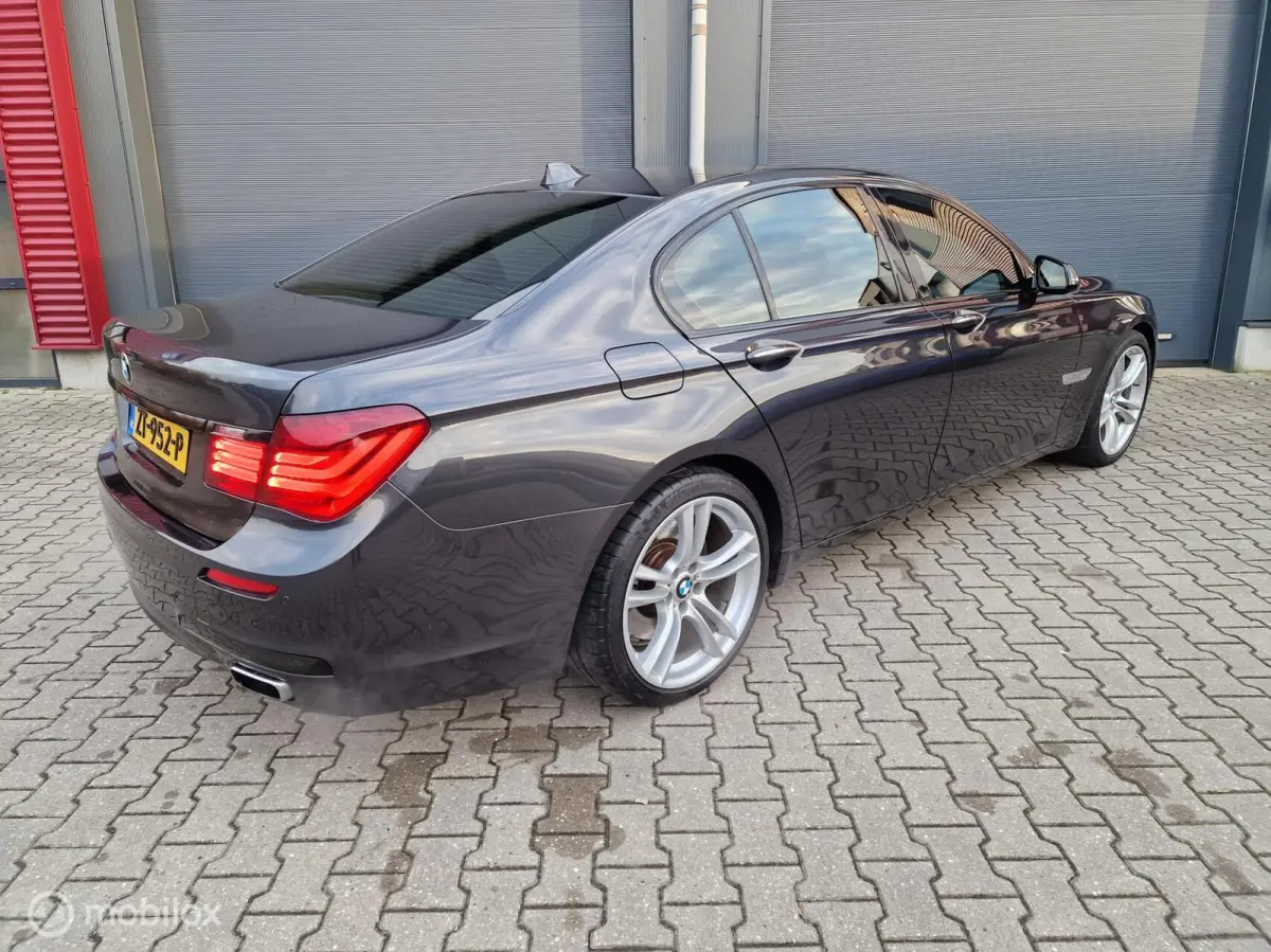 750i High Executive