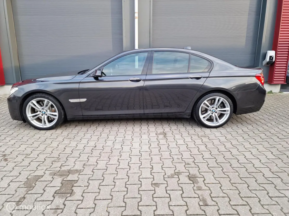 750i High Executive