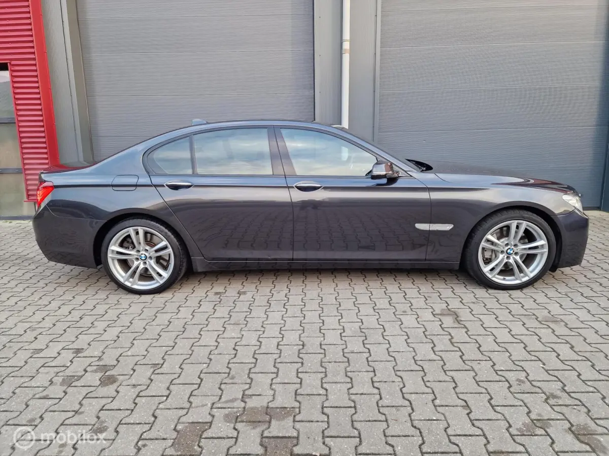 750i High Executive