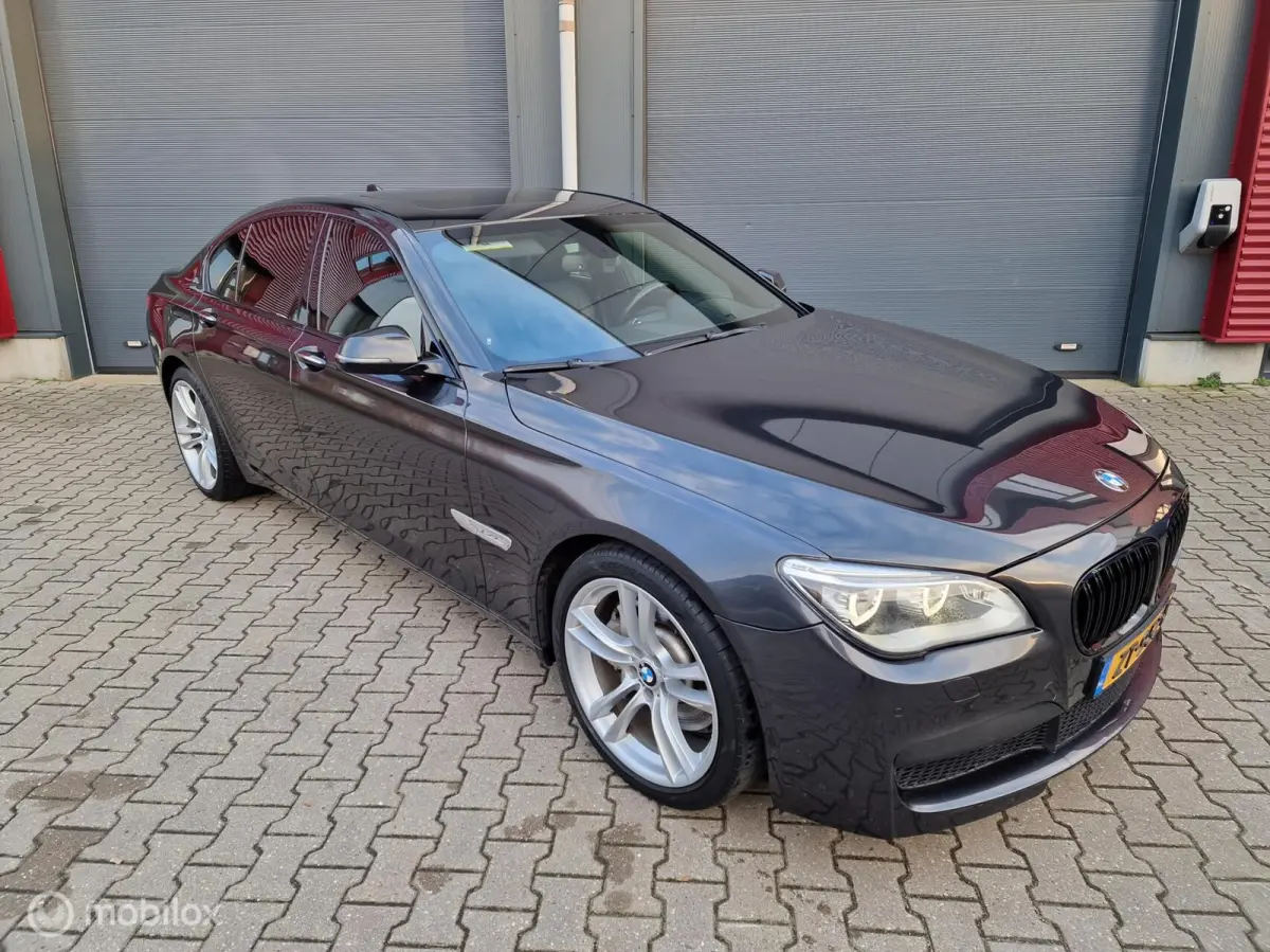750i High Executive