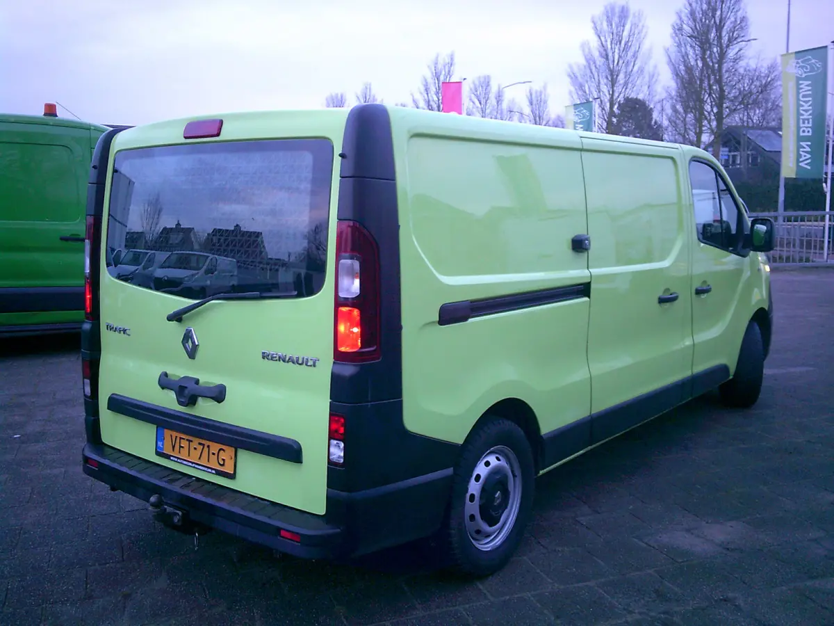 1.6 dCi 95 T29 L2H1 Comfort VOORZIEN VAN AIRCO+CRUISE+TREKHAAK !!!
