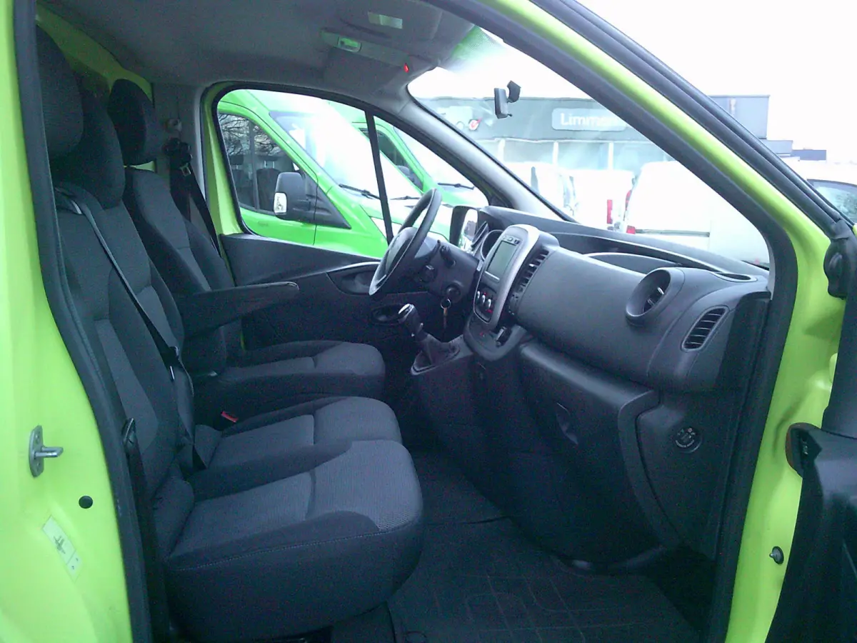 1.6 dCi 95 T29 L2H1 Comfort VOORZIEN VAN AIRCO+CRUISE+TREKHAAK !!!