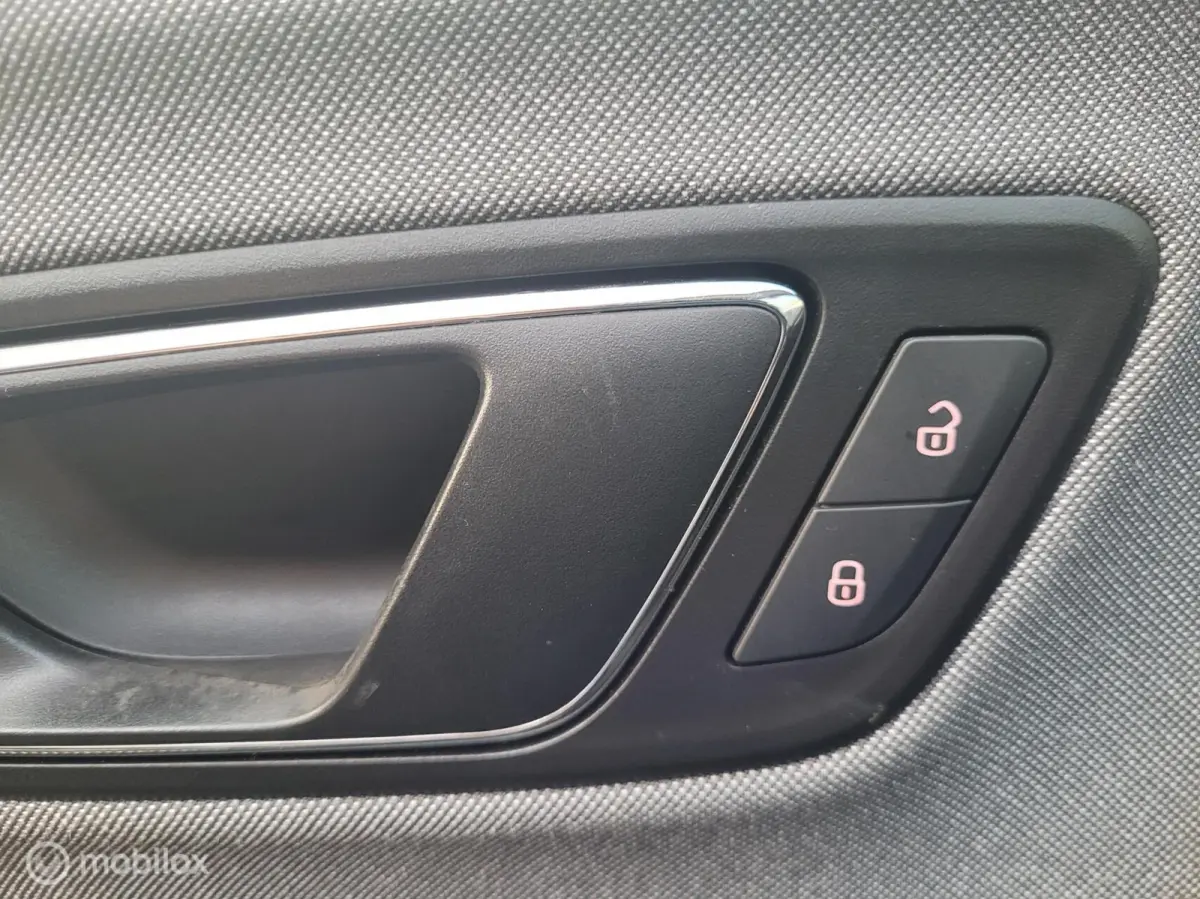 1.0 EcoTSI Style Business Intense AUTOMAAT!