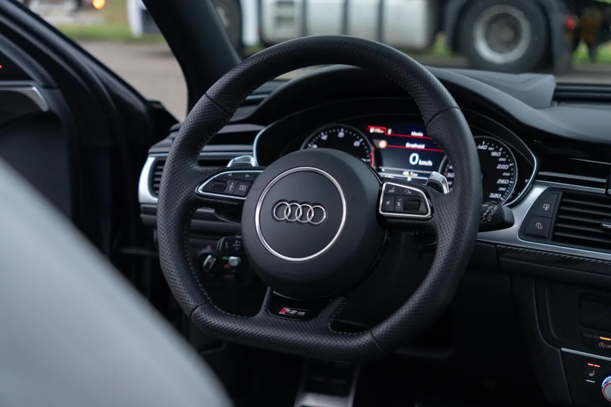 4.0 TFSI RS 6 Quattro|2e Eig|Facelift|Trekhaak|Audi Exclusive|BTW Auto|Carbon|Top Conditie|Panoramadak|Head Up|Bose|DAB|Dealer Onderhouden