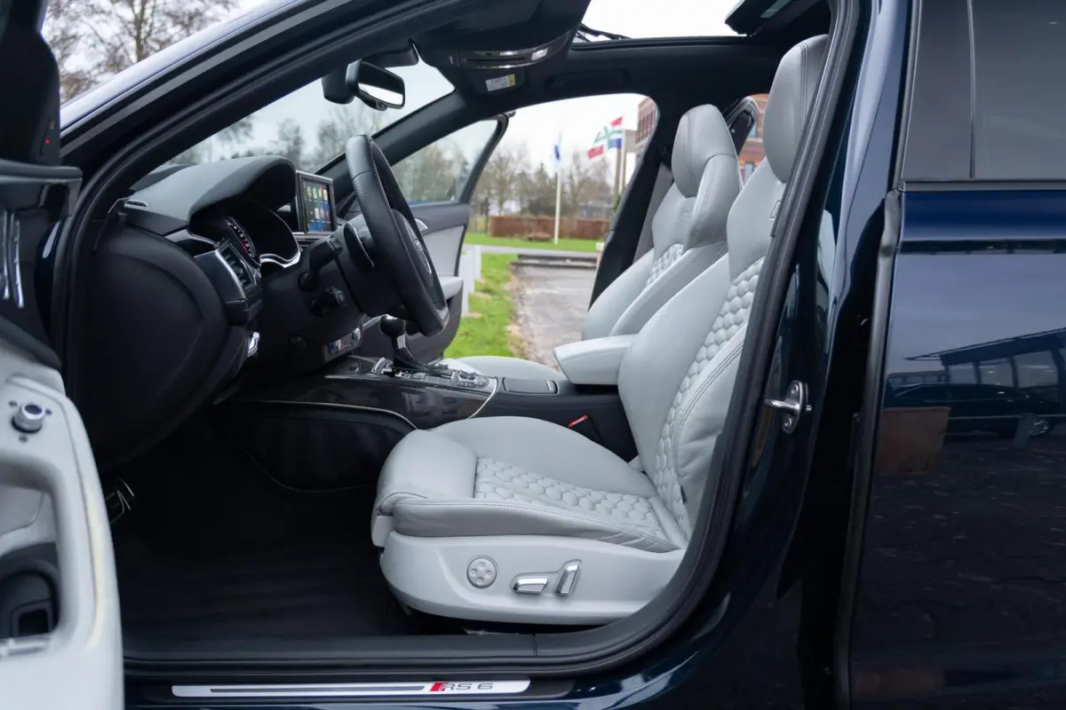 4.0 TFSI RS 6 Quattro|2e Eig|Facelift|Trekhaak|Audi Exclusive|BTW Auto|Carbon|Top Conditie|Panoramadak|Head Up|Bose|DAB|Dealer Onderhouden
