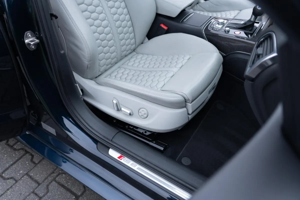 4.0 TFSI RS 6 Quattro|2e Eig|Facelift|Trekhaak|Audi Exclusive|BTW Auto|Carbon|Top Conditie|Panoramadak|Head Up|Bose|DAB|Dealer Onderhouden