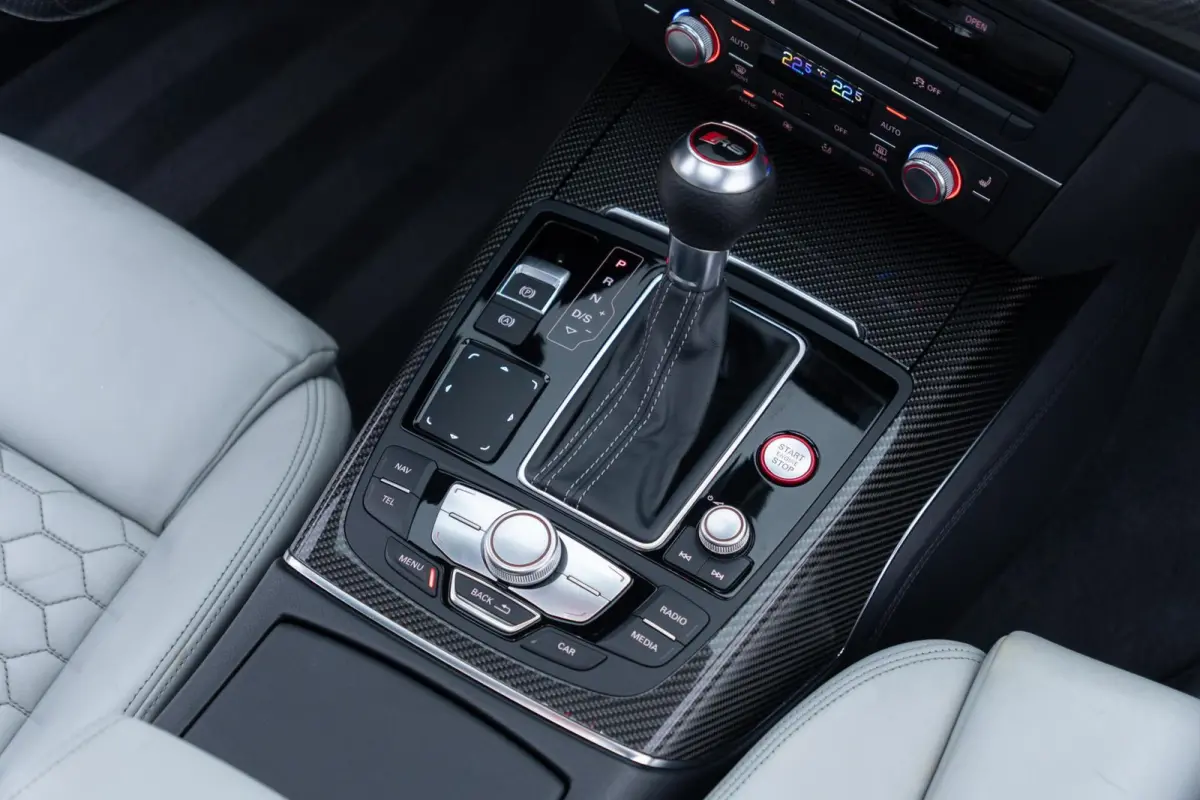 4.0 TFSI RS 6 Quattro|2e Eig|Facelift|Trekhaak|Audi Exclusive|BTW Auto|Carbon|Top Conditie|Panoramadak|Head Up|Bose|DAB|Dealer Onderhouden