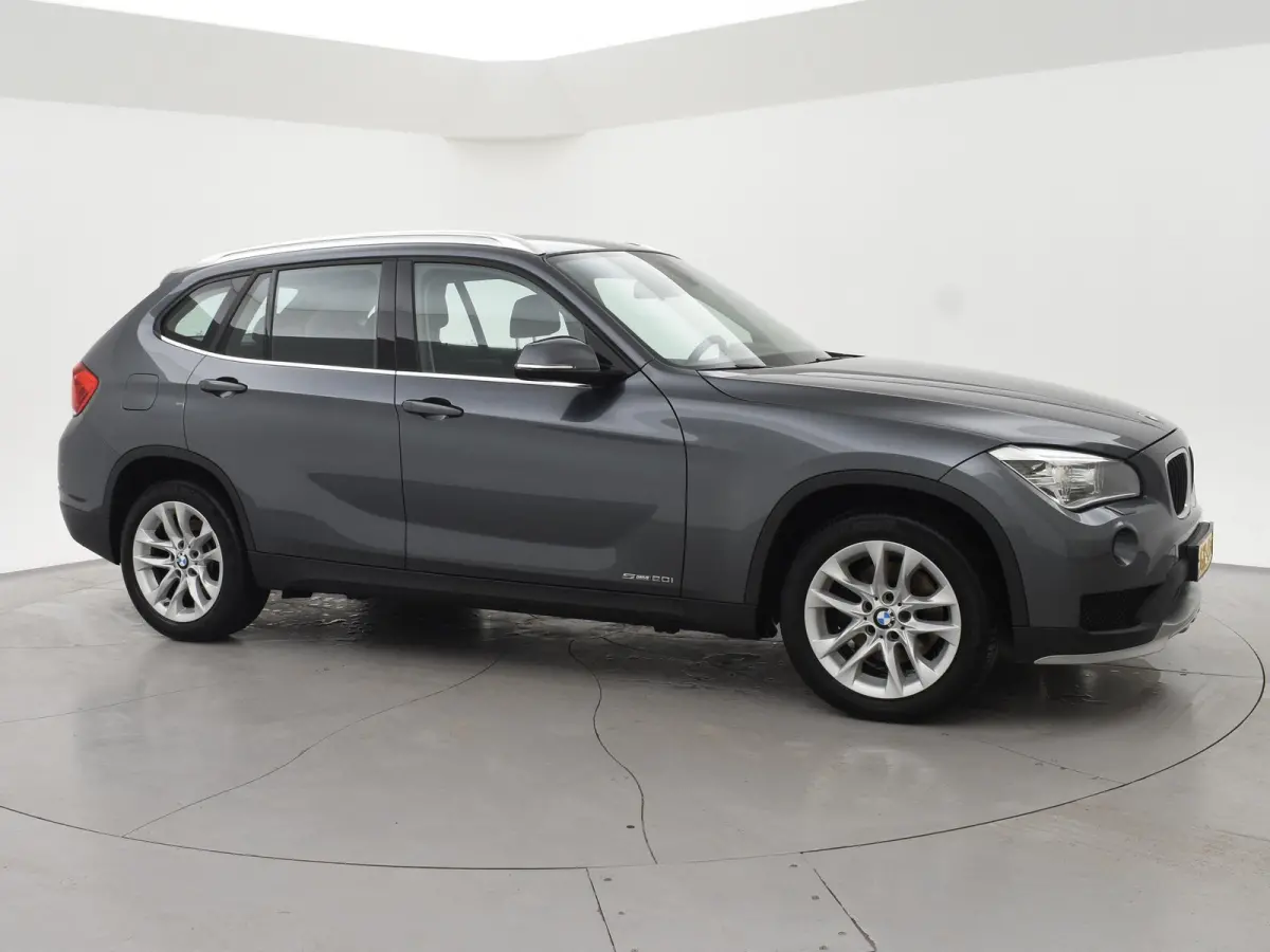 sDrive20i 184 PK AUT. ORIG. NL *94.700 KM* + TREKHAAK | NAVI PRO | MINERALGRAU