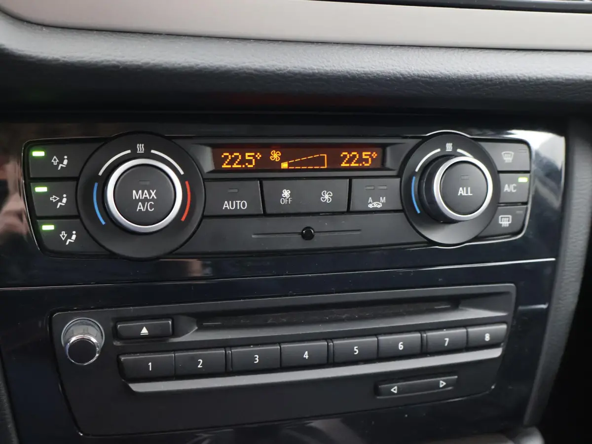 sDrive20i 184 PK AUT. ORIG. NL *94.700 KM* + TREKHAAK | NAVI PRO | MINERALGRAU