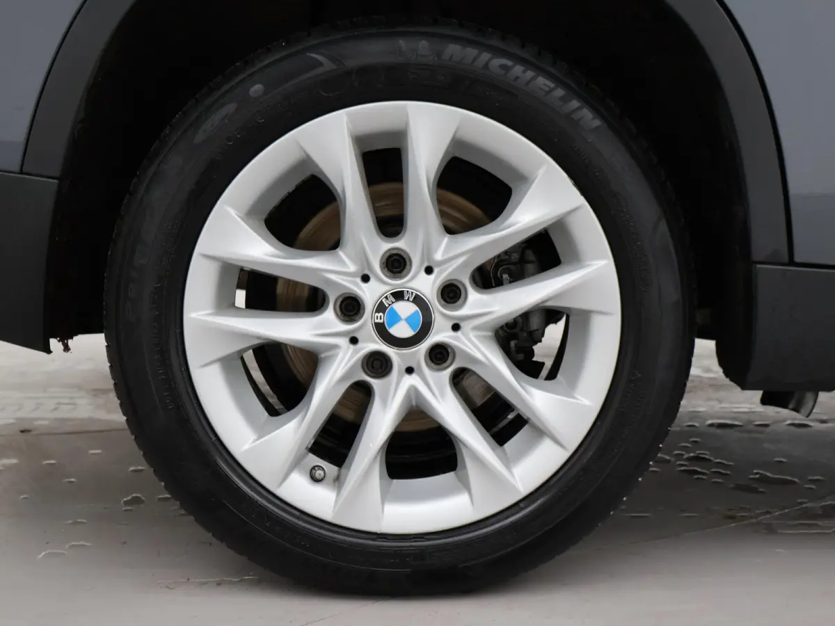 sDrive20i 184 PK AUT. ORIG. NL *94.700 KM* + TREKHAAK | NAVI PRO | MINERALGRAU