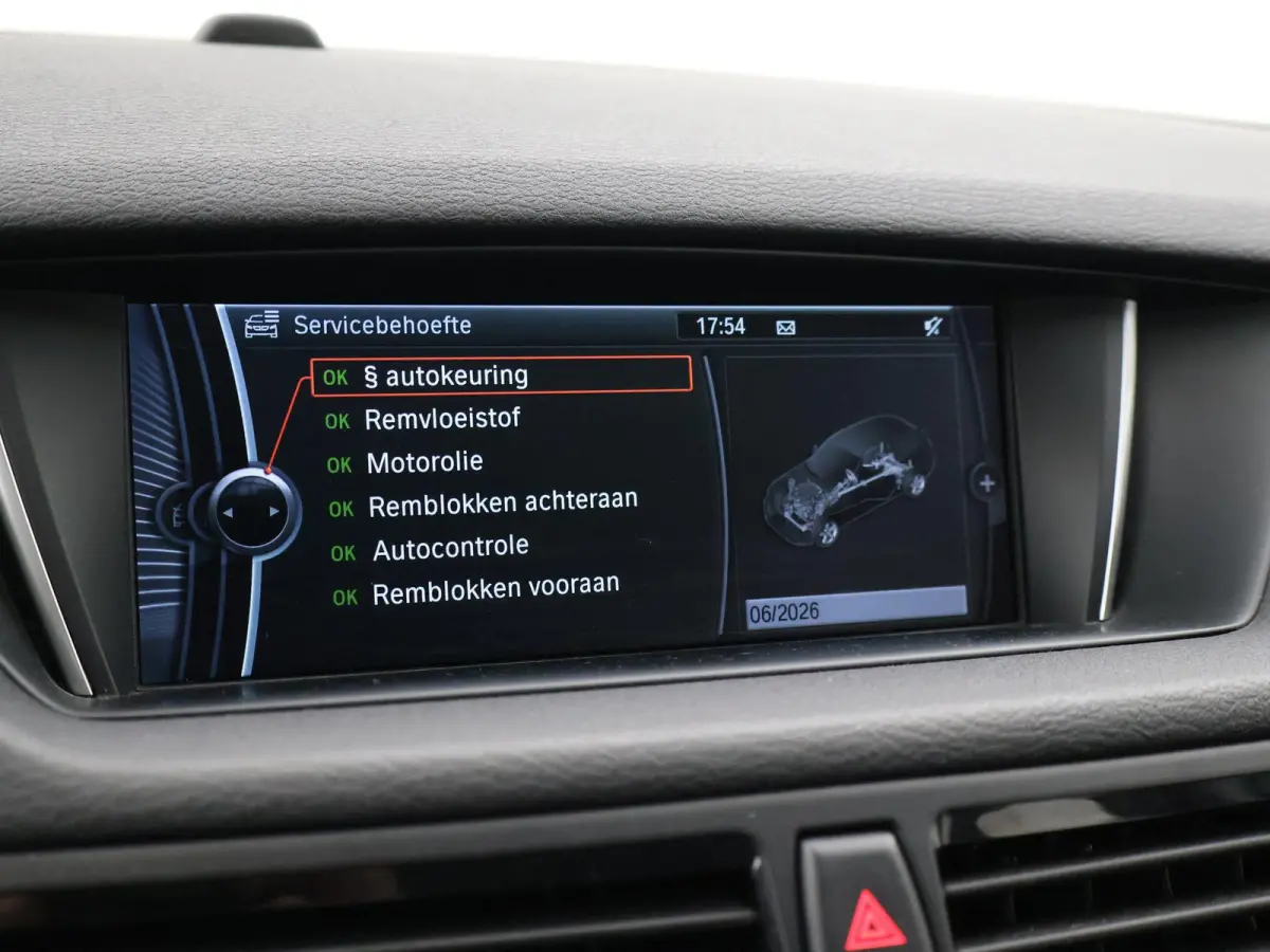 sDrive20i 184 PK AUT. ORIG. NL *94.700 KM* + TREKHAAK | NAVI PRO | MINERALGRAU