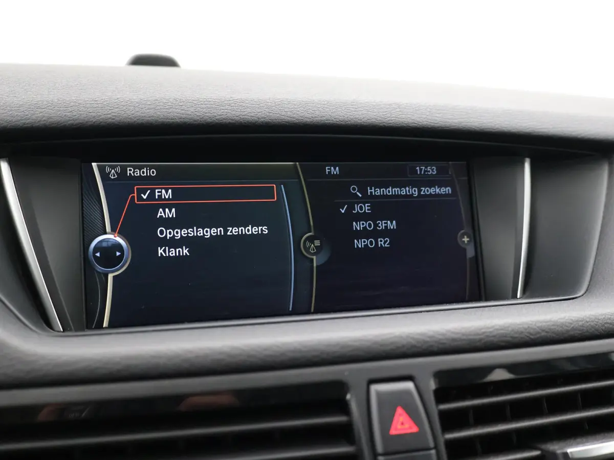 sDrive20i 184 PK AUT. ORIG. NL *94.700 KM* + TREKHAAK | NAVI PRO | MINERALGRAU