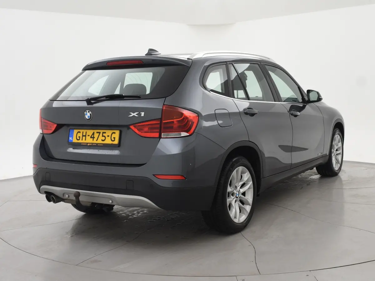 sDrive20i 184 PK AUT. ORIG. NL *94.700 KM* + TREKHAAK | NAVI PRO | MINERALGRAU