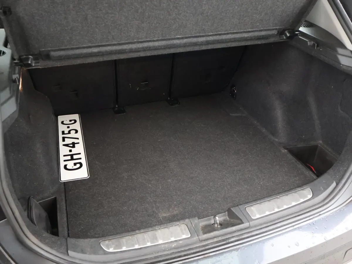 sDrive20i 184 PK AUT. ORIG. NL *94.700 KM* + TREKHAAK | NAVI PRO | MINERALGRAU