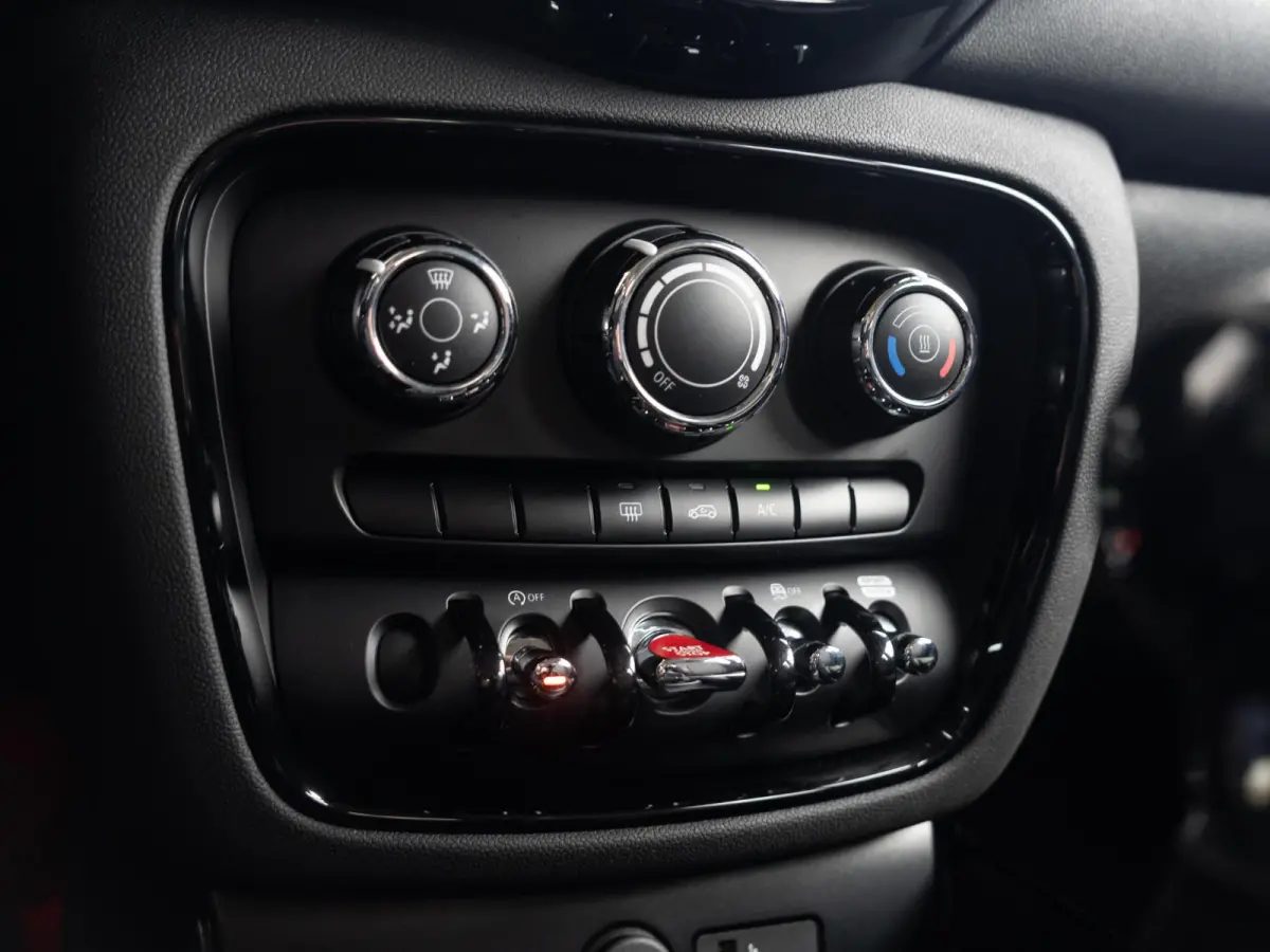 One Classic + Business Edition + Apple Carplay