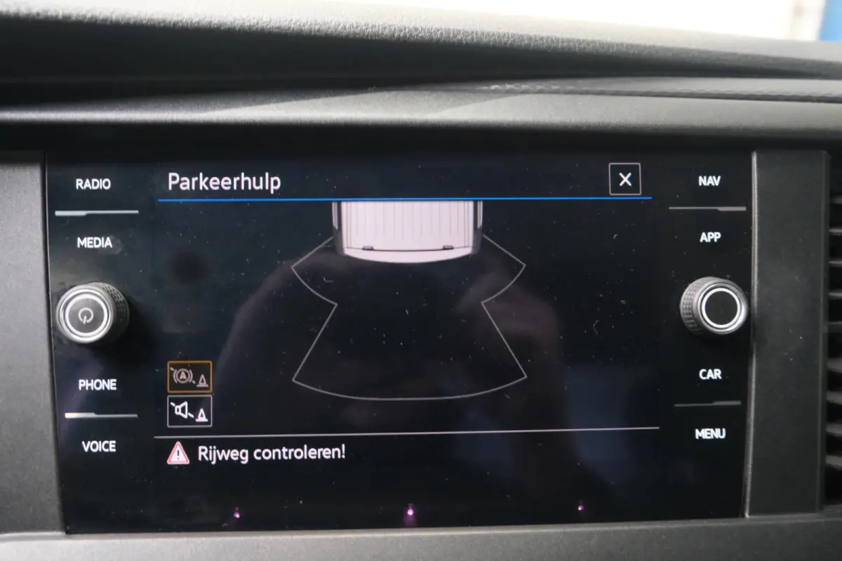 2.0 TDI L2H1 150 PK - N.A.P. Airco, Cruise, Navi, PDC.