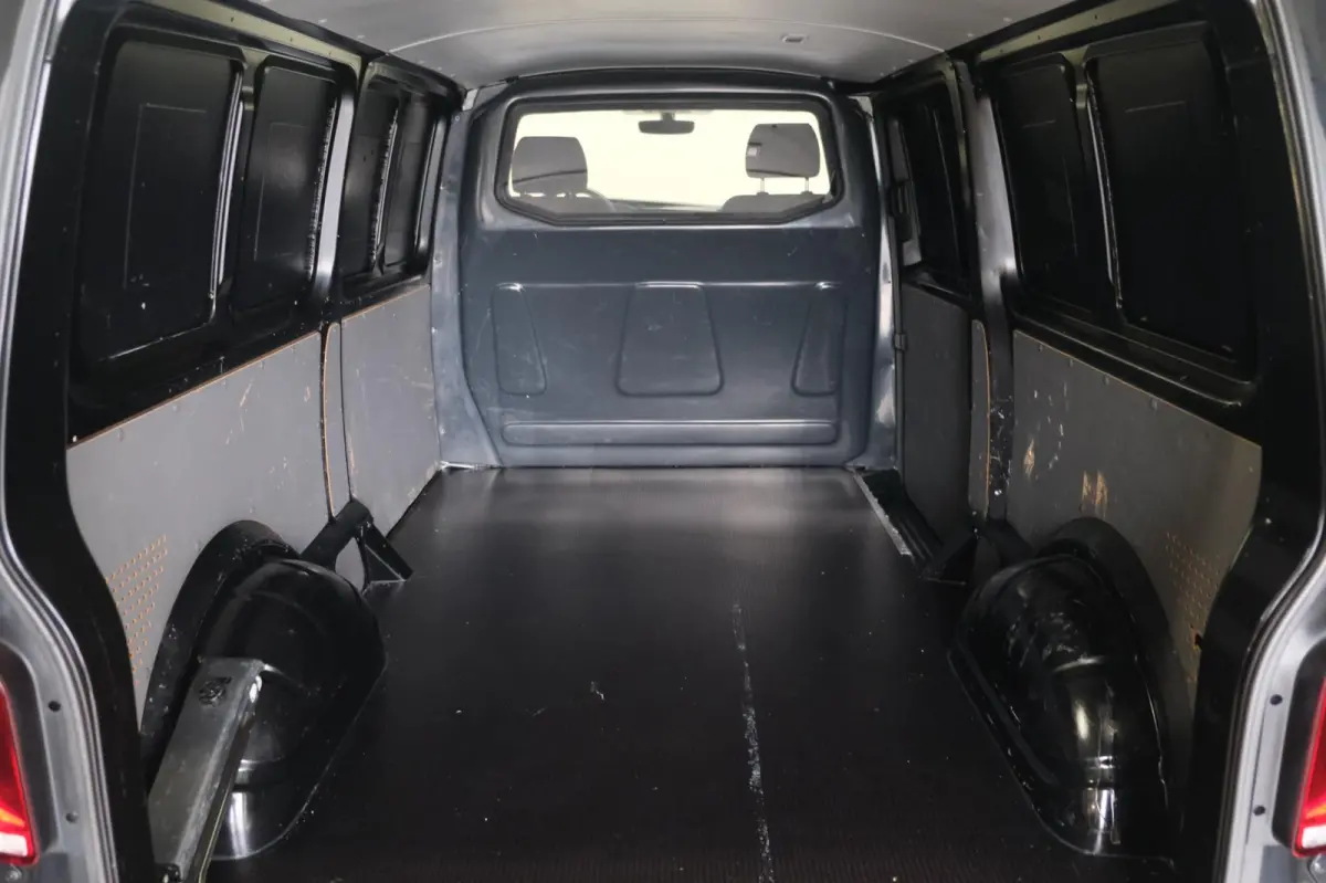 2.0 TDI L2H1 150 PK - N.A.P. Airco, Cruise, Navi, PDC.
